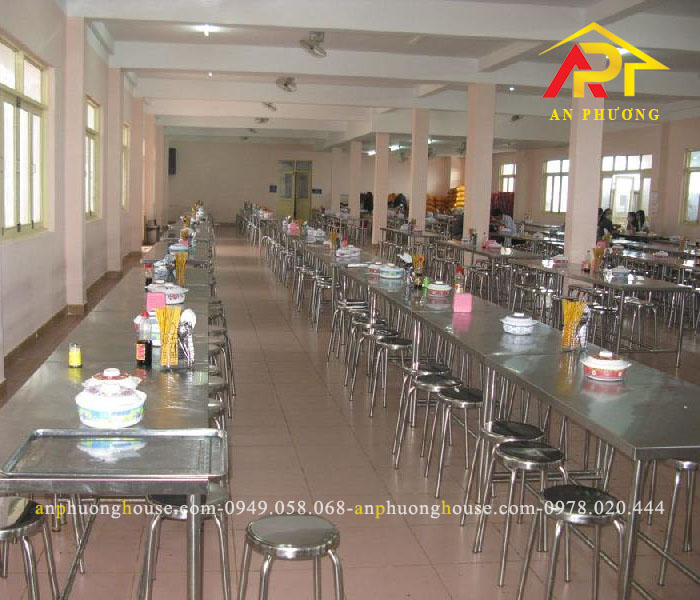 Ưu điểm vượt trội của bàn ghế ăn inox cho công ty