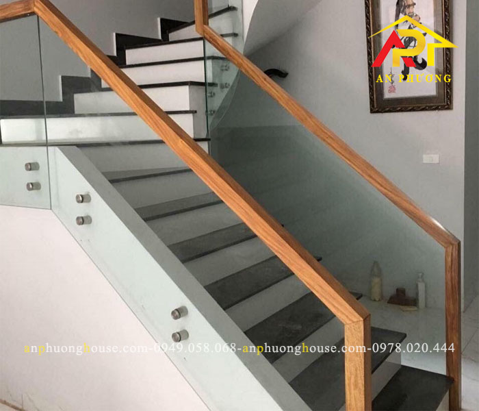 Cấu tạo của cầu thang lan can kính