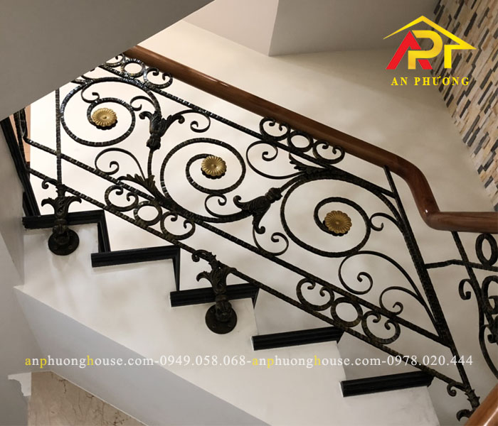 Xây Dựng Cơ Khí An Phương lắp đặt cầu thang sắt mỹ nghệ uy tín tại Bình Dương