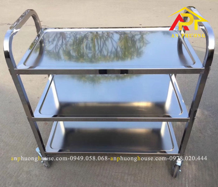 Lợi ích vượt trội của việc sử dụng kệ đẩy hàng inox trong doanh nghiệp