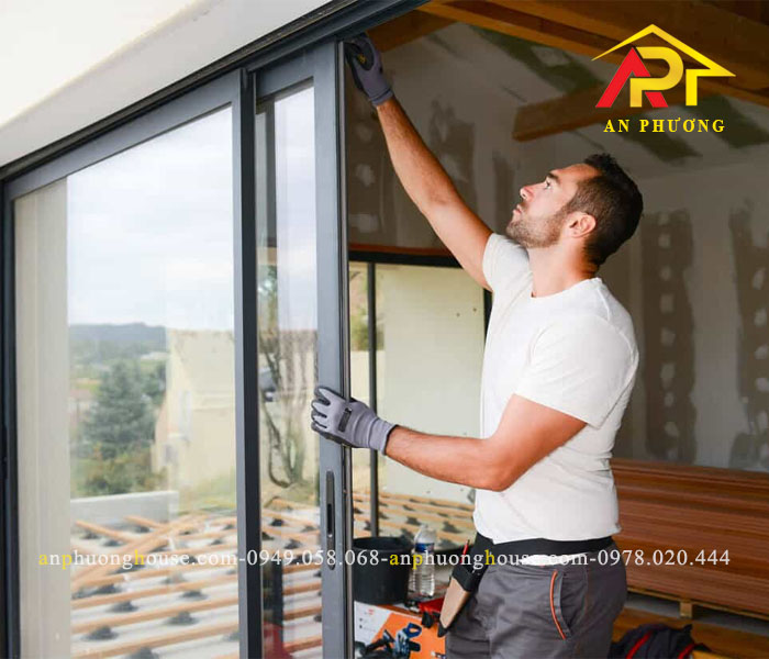 Quy Trình Lắp Đặt Cửa Kính Cường Lực Chuyên Nghiệp