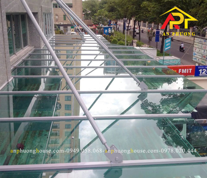 Ứng dụng của mái kính cường lực Bình Dương