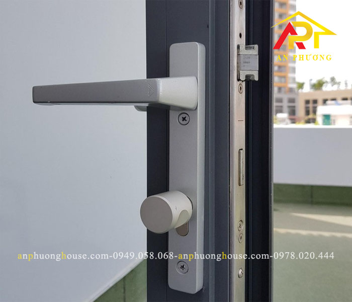 Phụ kiện cửa nhôm Xingfa là gì?