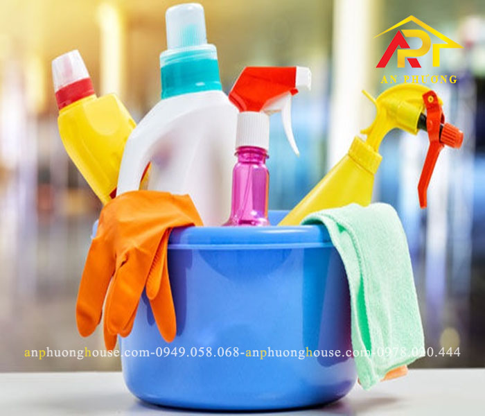 Cần chuẩn bị dụng cụ gì khi vệ sinh cửa nhôm kính