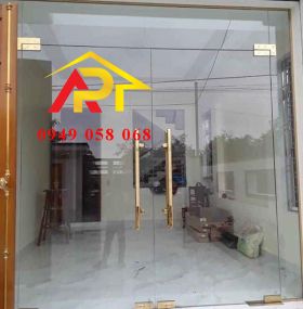 CỬA KÍNH BẢN LỀ SÀN M01