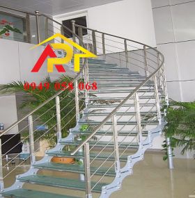 CẦU THANG LƯỢN VĂN PHÒNG