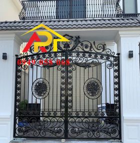 CỬA CỔNG MỸ NGHỆ 2 CÁNH M01