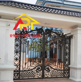 CỬA CỔNG MỸ NGHỆ 4 CÁNH LỆCH M02