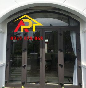 CỬA ĐI 4 CÁNH MÀU XÁM - KIỂU VÒM X04