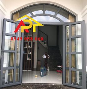 CỬA ĐI 2 CÁNH MÀU XÁM - CHIA Ô KIỂU VÒM X01